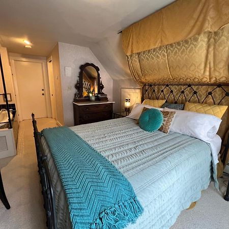 Astor House Bed & Breakfast Green Bay Eksteriør bilde