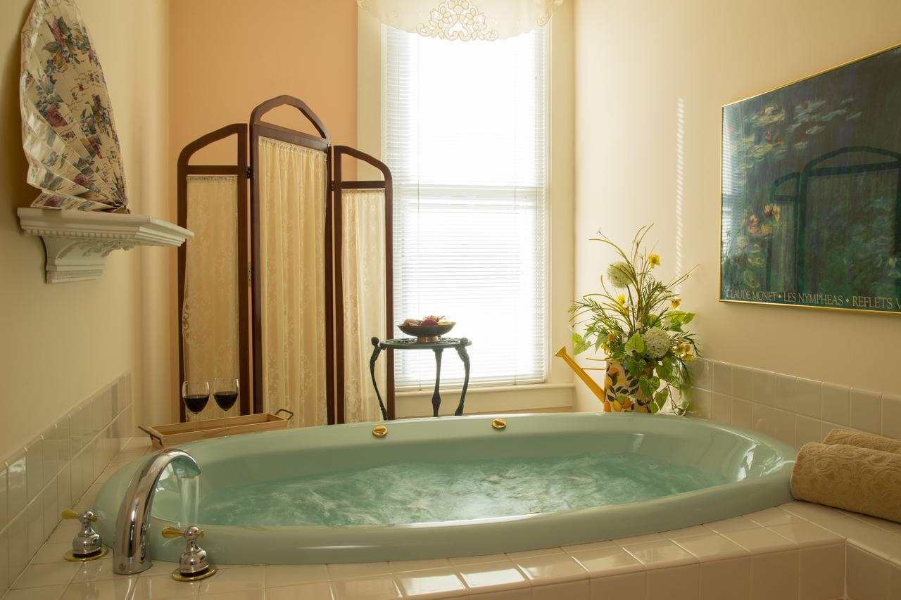 Astor House Bed & Breakfast Green Bay Eksteriør bilde