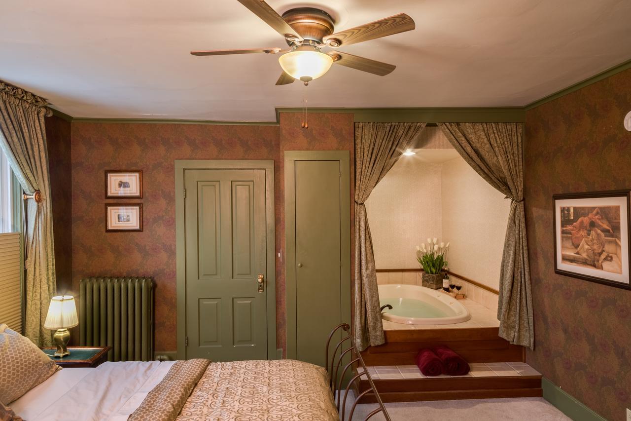 Astor House Bed & Breakfast Green Bay Eksteriør bilde