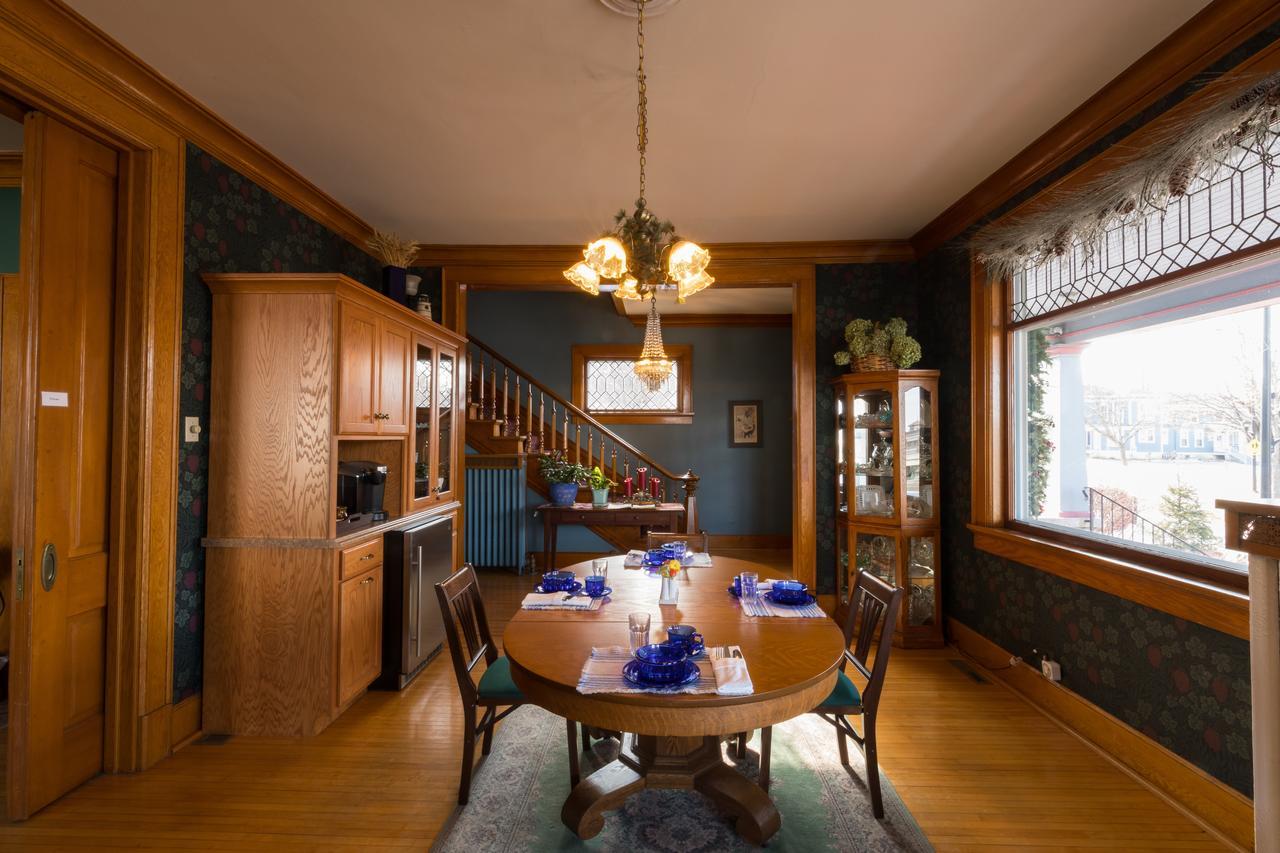 Astor House Bed & Breakfast Green Bay Eksteriør bilde